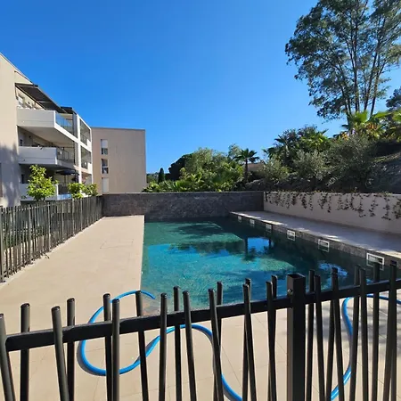 Of Standing With Swimming Pool Saint-Raphaël