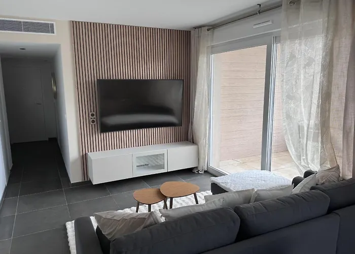 Appartement Of Standing With Swimming Pool *