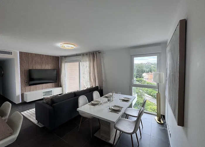 Appartement Of Standing With Swimming Pool